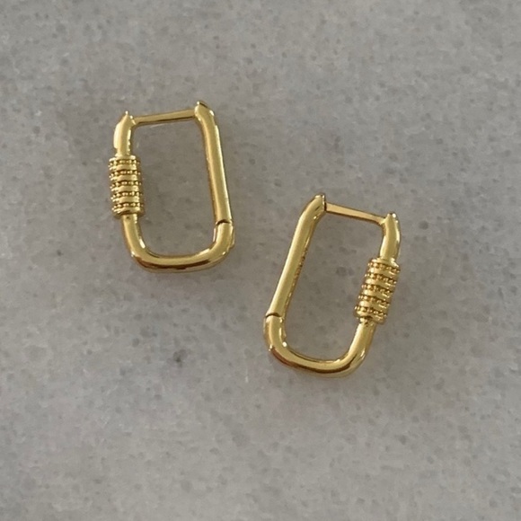 COPY - Gold Oval Hoop Chunky Earrings Brand New